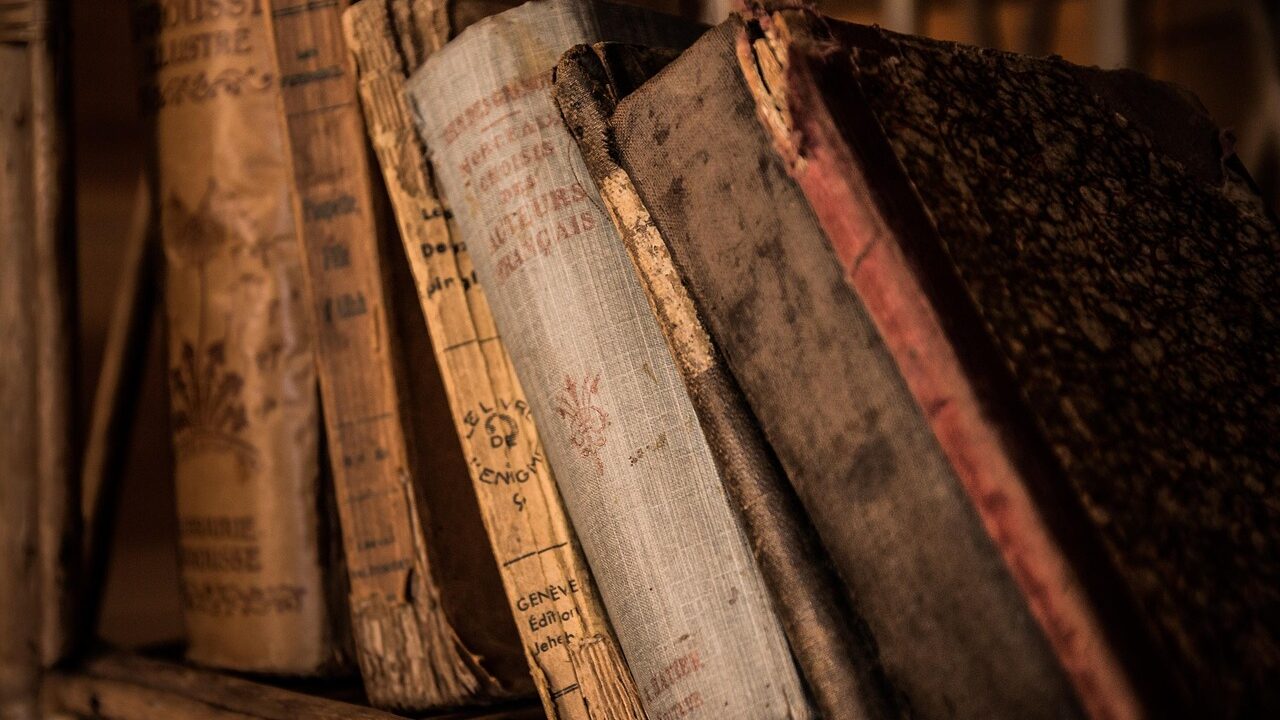jarmoluk-old-books-436498_1280